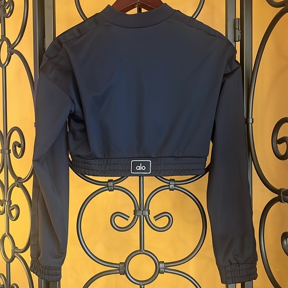 ALO Yoga Wintry Line Cropped Jacket - Picture 6 of 16